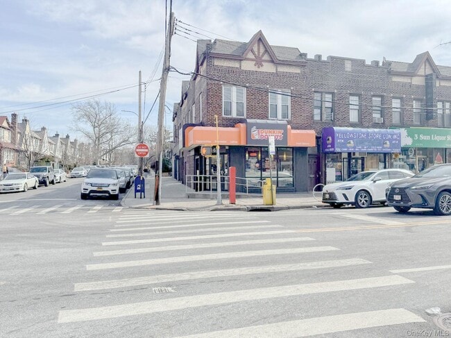 Building Photo - 67-25 Dartmouth St