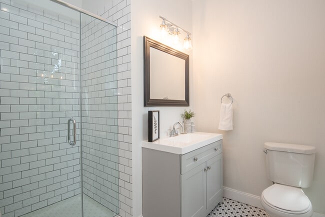 Building Photo - 318 N Duke St