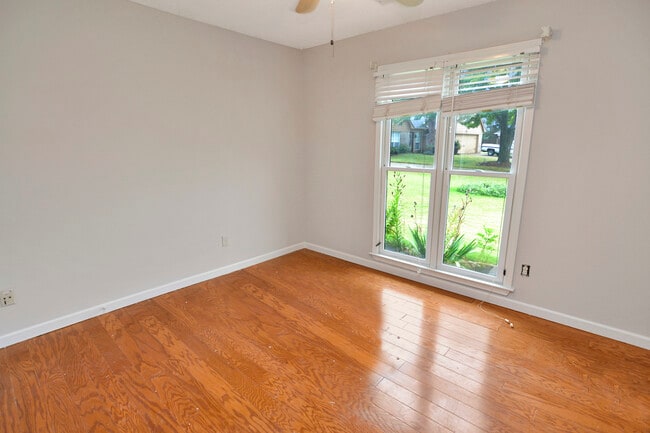 Building Photo - 4299 Gin Wade Cove