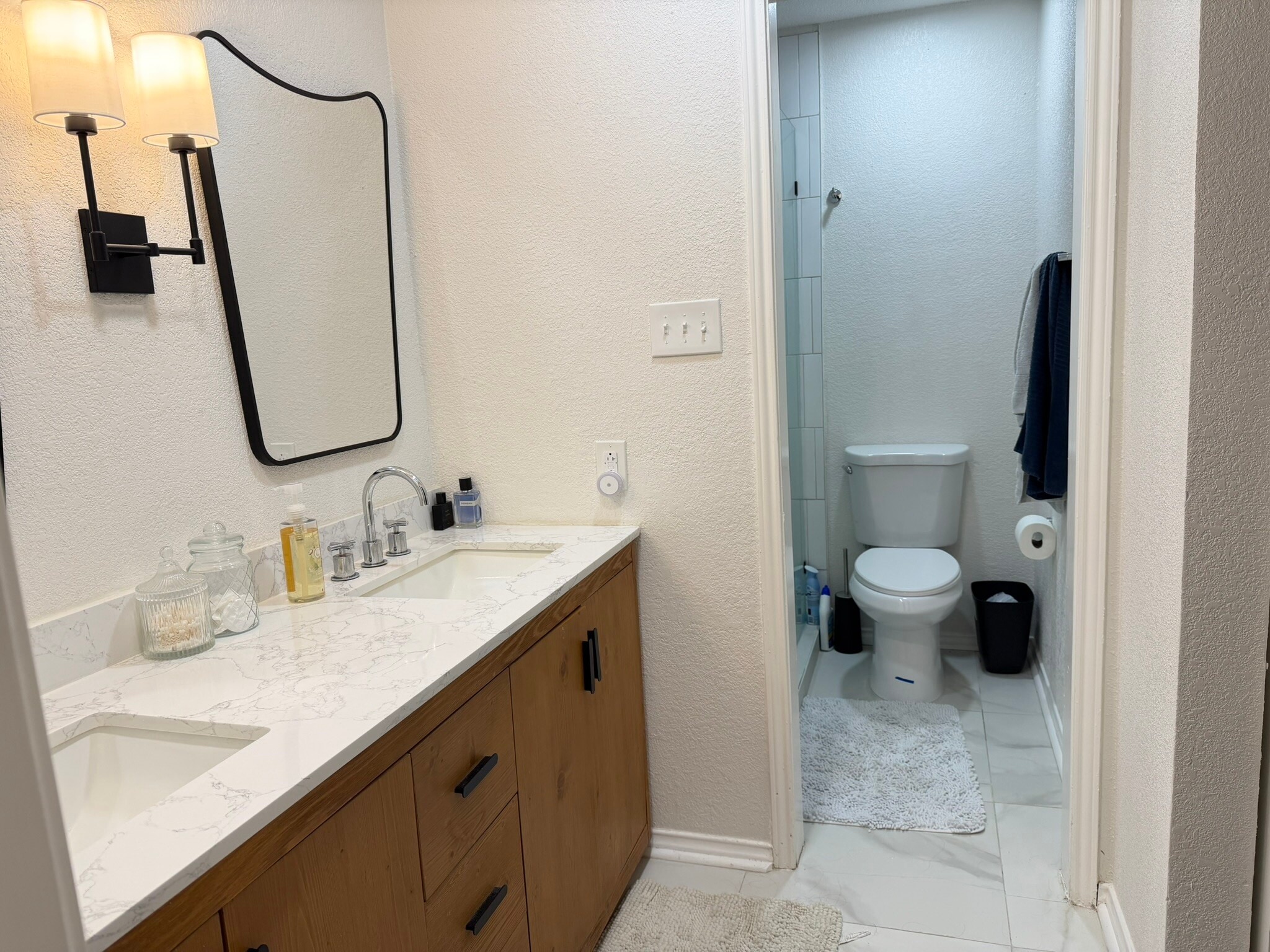 Building Photo - 921 Matilda Dr