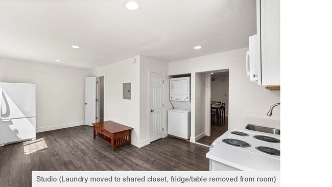 Building Photo - 571 S Taft St