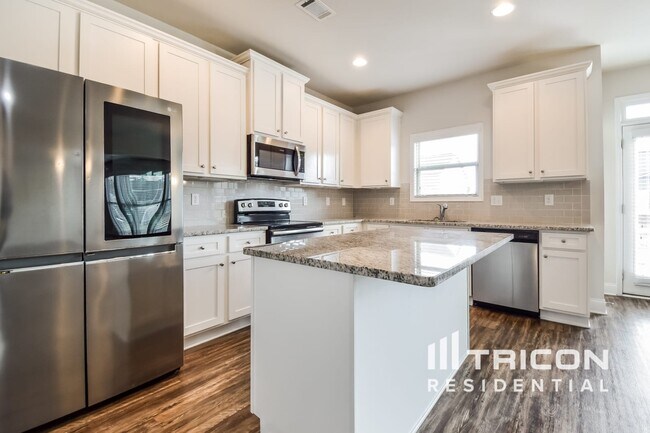 Building Photo - 4153 Bella View Dr