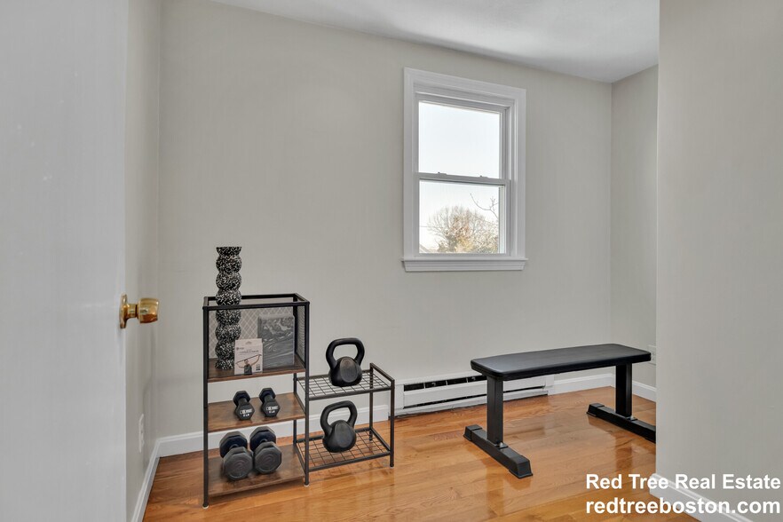 Building Photo - 74 Dunboy St