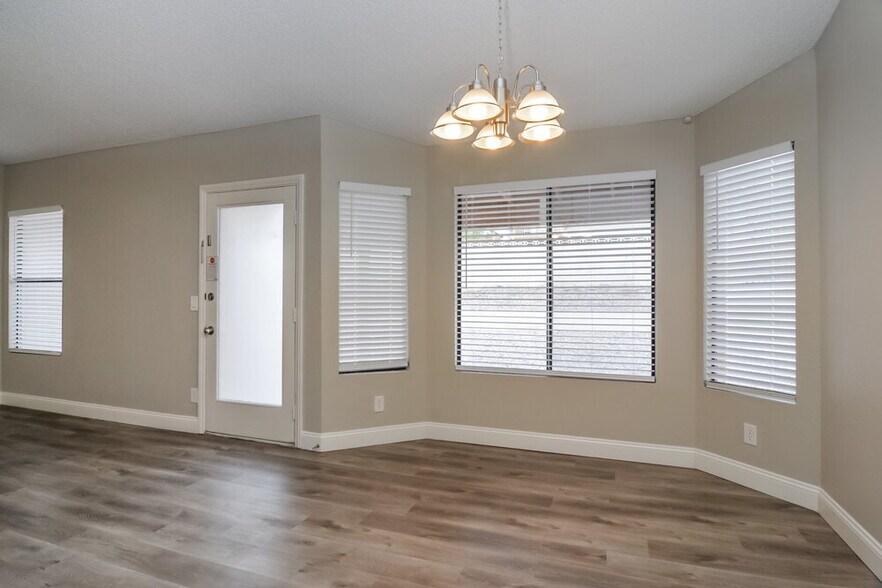 Building Photo - 705 Skipjack Dr