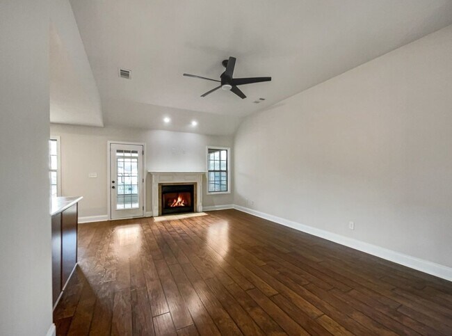 Building Photo - 1224 Meachem Dr