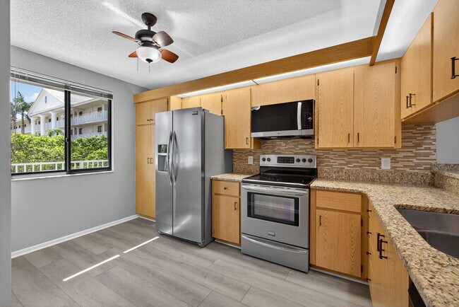 Building Photo - 2581 Village Blvd