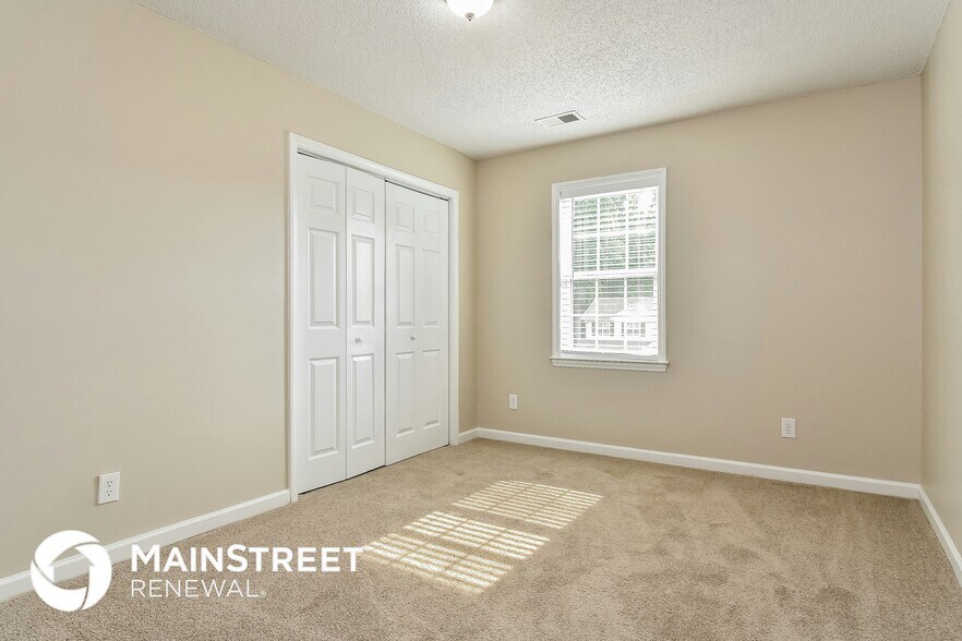 Building Photo - 2204 Lancey Dr
