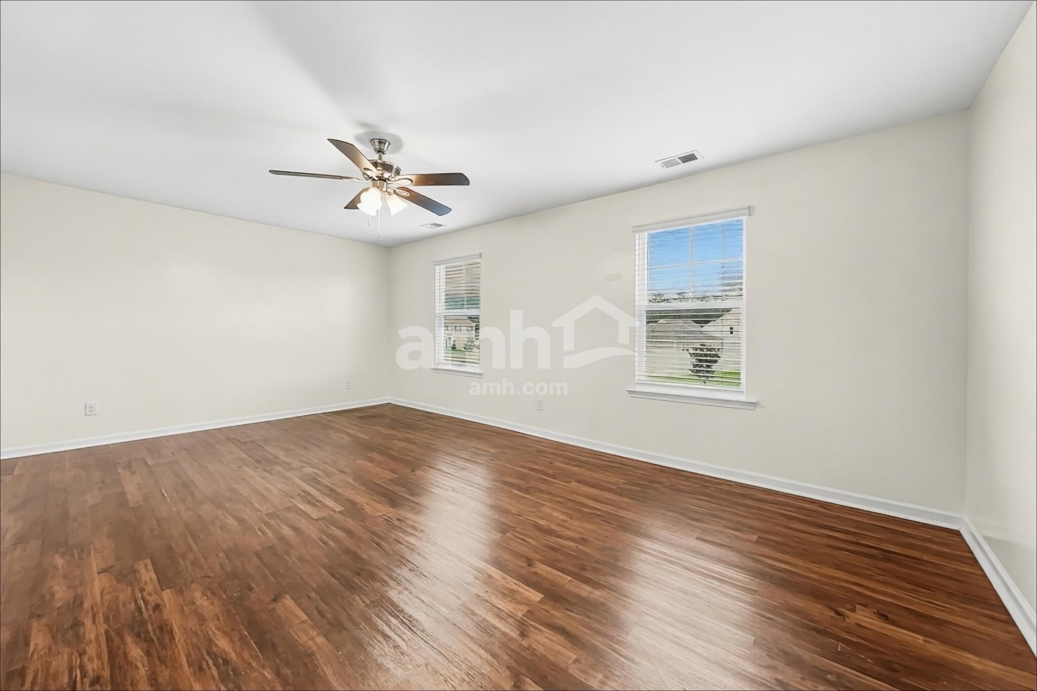 Building Photo - 203 Bushwood Dr