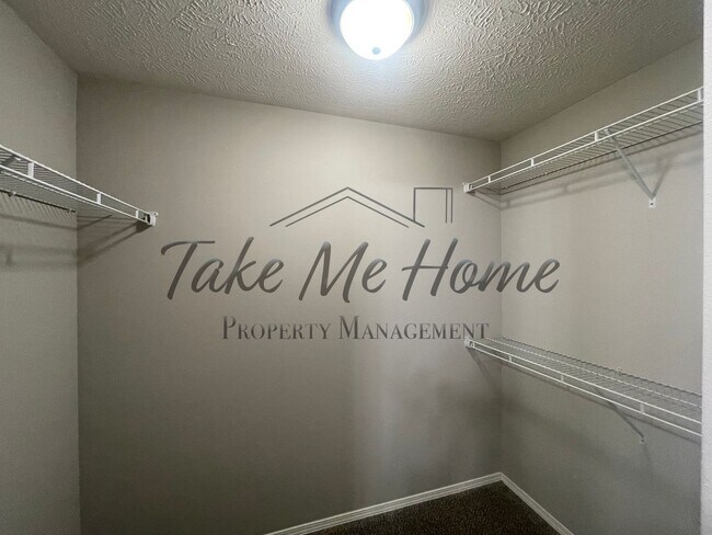 Building Photo - Updated Home in Ozark!