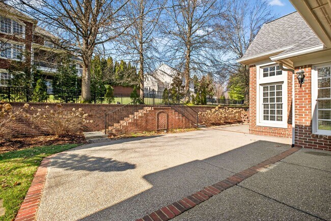 Building Photo - 6 Portrush Ct