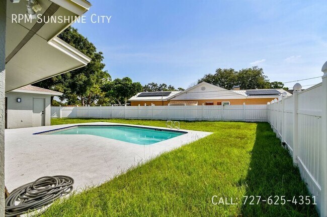 Building Photo - 4310 Columbus Way S