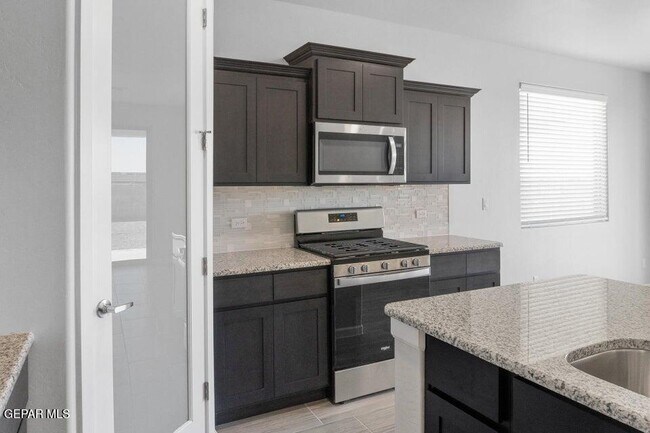 Building Photo - 512 Twilight Dr