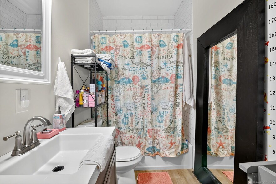 Building Photo - 14 Belden St