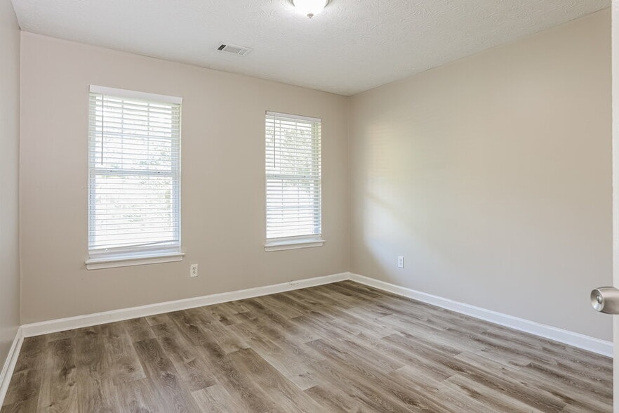 Building Photo - 54 Virginia Heights Dr
