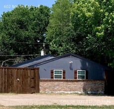 Building Photo - Great North Arlington duplex close to the ...