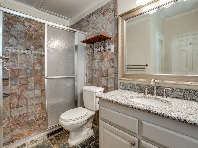 Master Bathroom - 6318 Richmond Ave