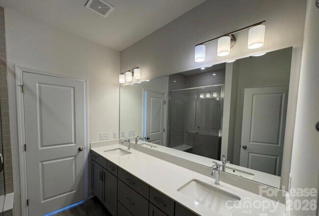 Building Photo - 5009 Layman Dr