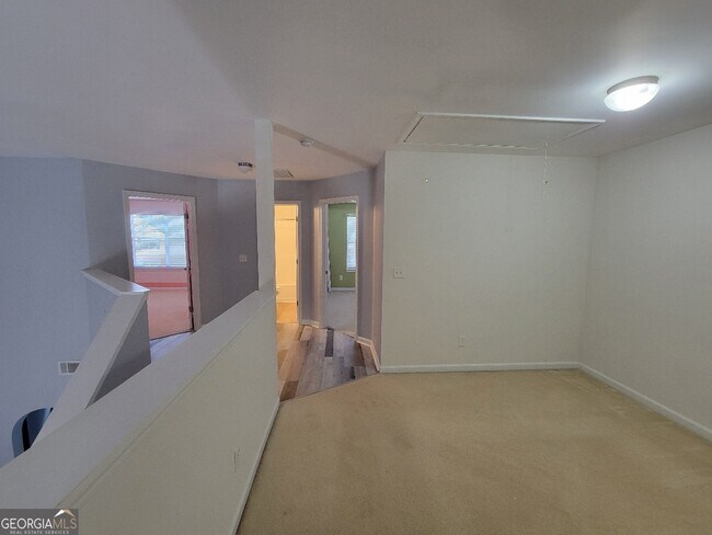 Building Photo - 175 Stillwood Dr