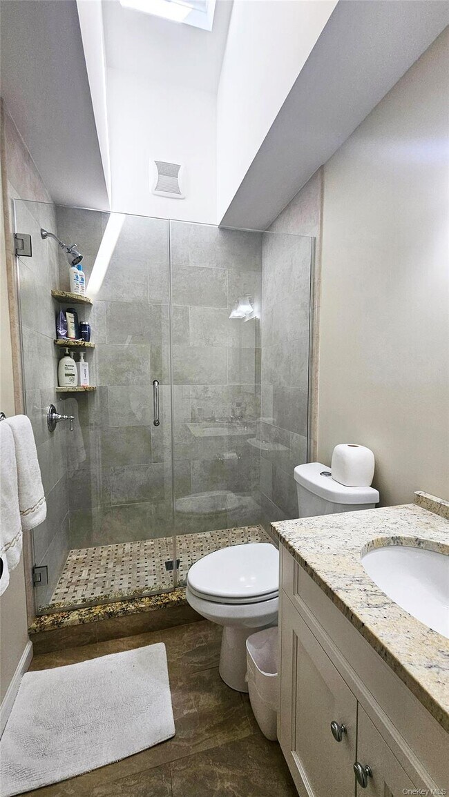 Building Photo - 11 John St