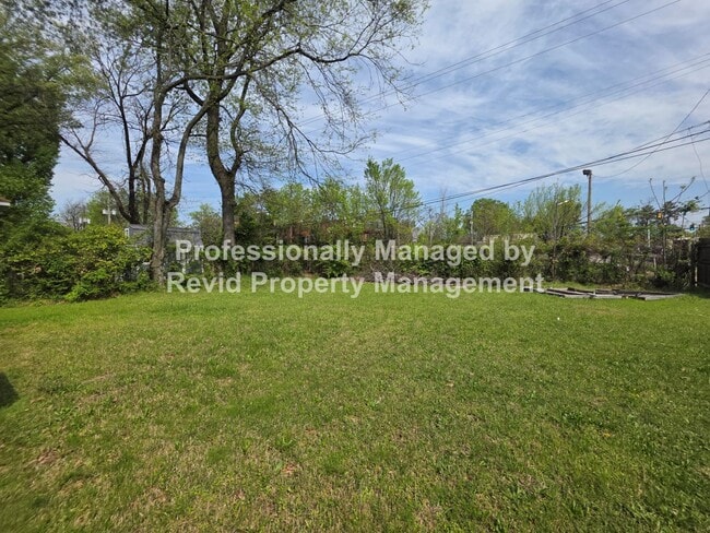 Building Photo - 3 Bed 1.5 Bathroom Home!!!!