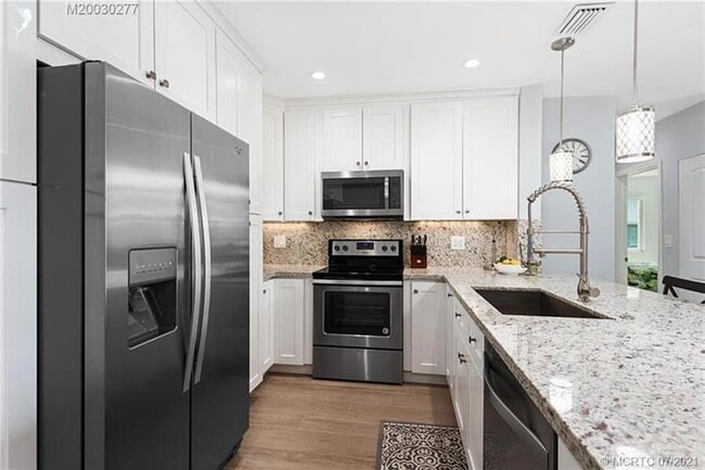 Building Photo - 356 Granada St