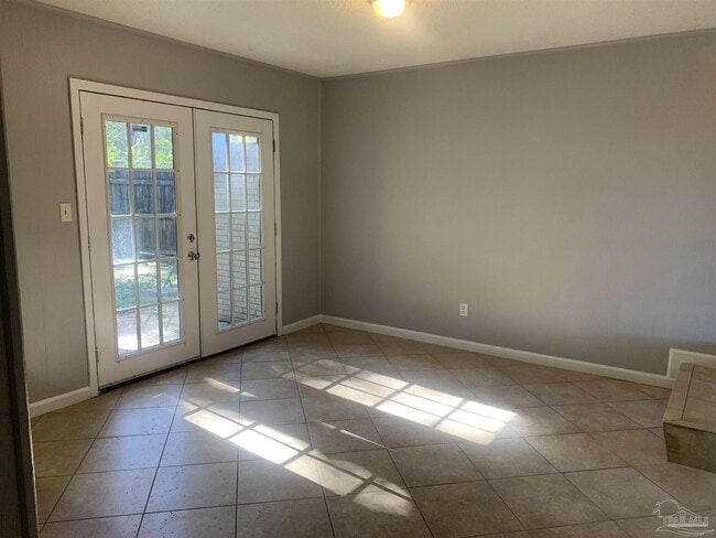 Building Photo - 811 Massachusetts Ave