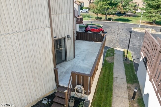 Building Photo - 160 Goldmine Ln