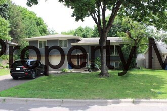 Building Photo - Edina Single Family Home, Hardwood Floors,...