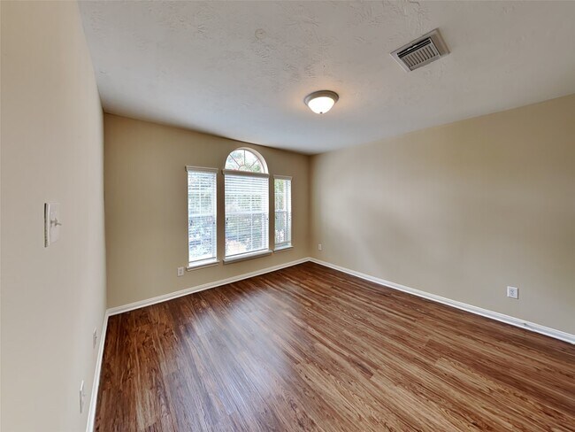 Building Photo - 4919 Chase Wick Dr