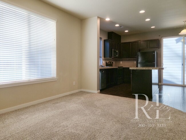 Building Photo - Effortless Elegance in Caldart Heights, Po...