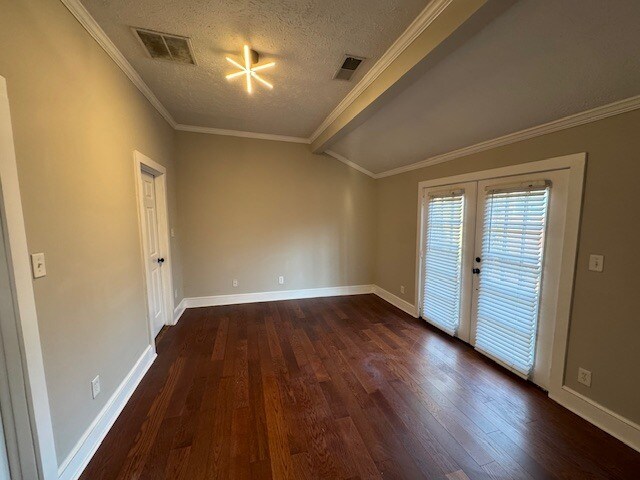 Master Suite 1 - 1327 Parrett St