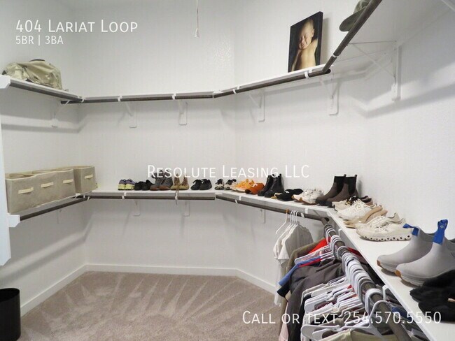 Building Photo - 404 Lariat Lp