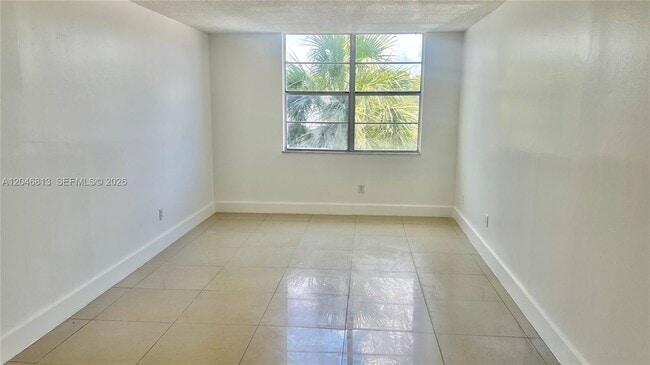 Building Photo - 488 NW 165th St