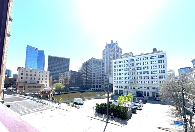 Building Photo - 1 bedroom Condo in Cawker Building