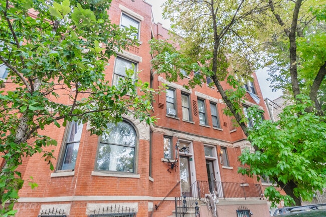 Primary Photo - 925 S Laflin St