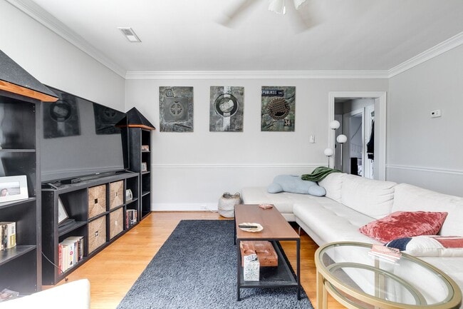 Building Photo - 4524 Fitzhugh Ave