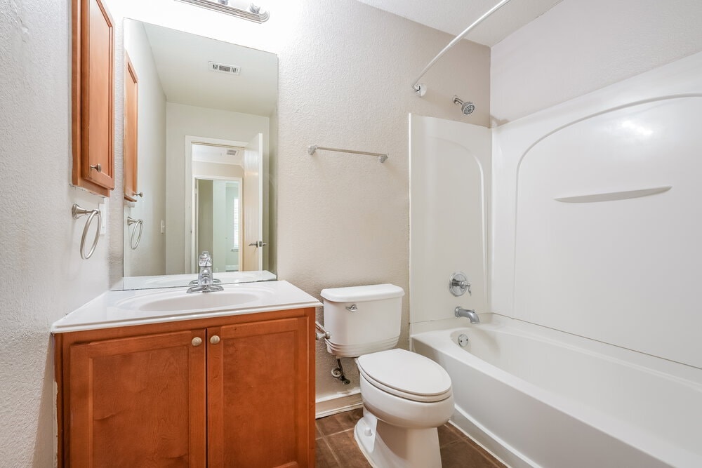 Building Photo - 711 River Run Dr