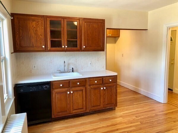 Building Photo - 12 Pinehurst St