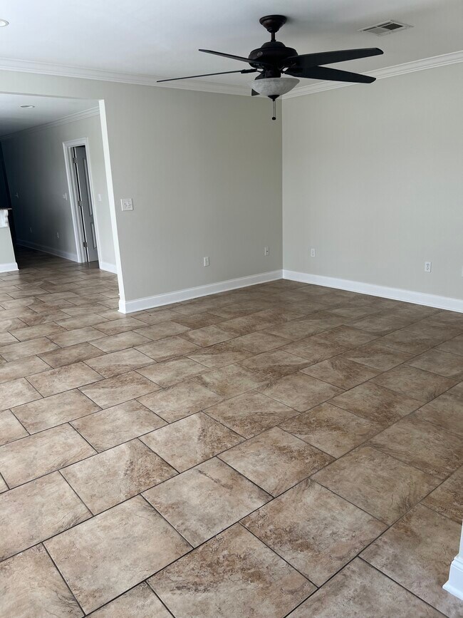 Building Photo - 502 Warrington Dr