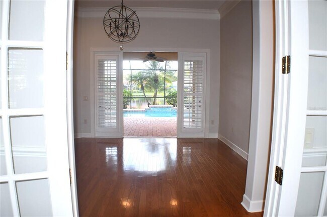 Building Photo - 4910 Old Creek Dr