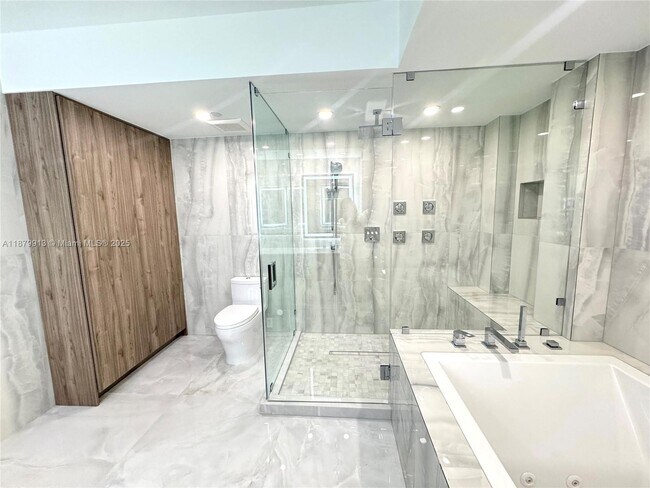 Building Photo - 1830 S Ocean Dr