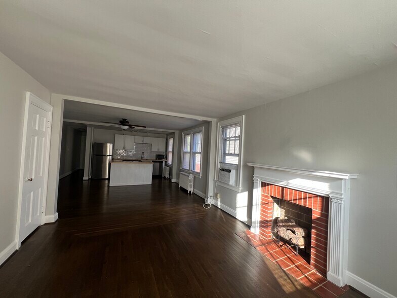 Building Photo - 6225 Robison Rd