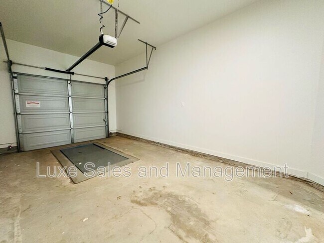 Building Photo - 7907 NW 135th Terrace