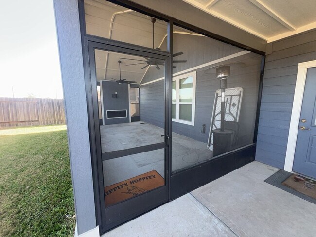 Building Photo - 24026 Hay Iron Dr