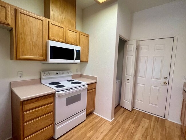 Building Photo - Unfurnished, 1-year long-term rental