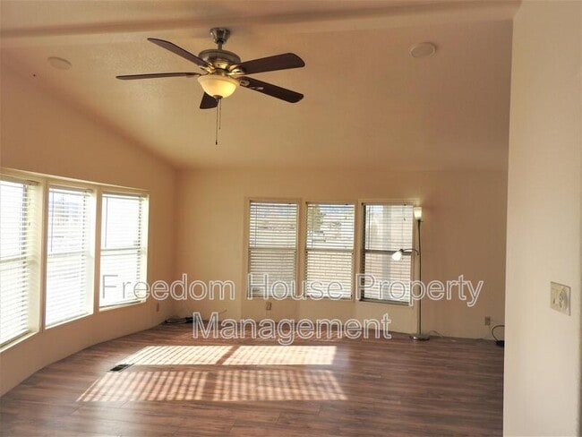 Building Photo - 2770 Rio Rico Dr