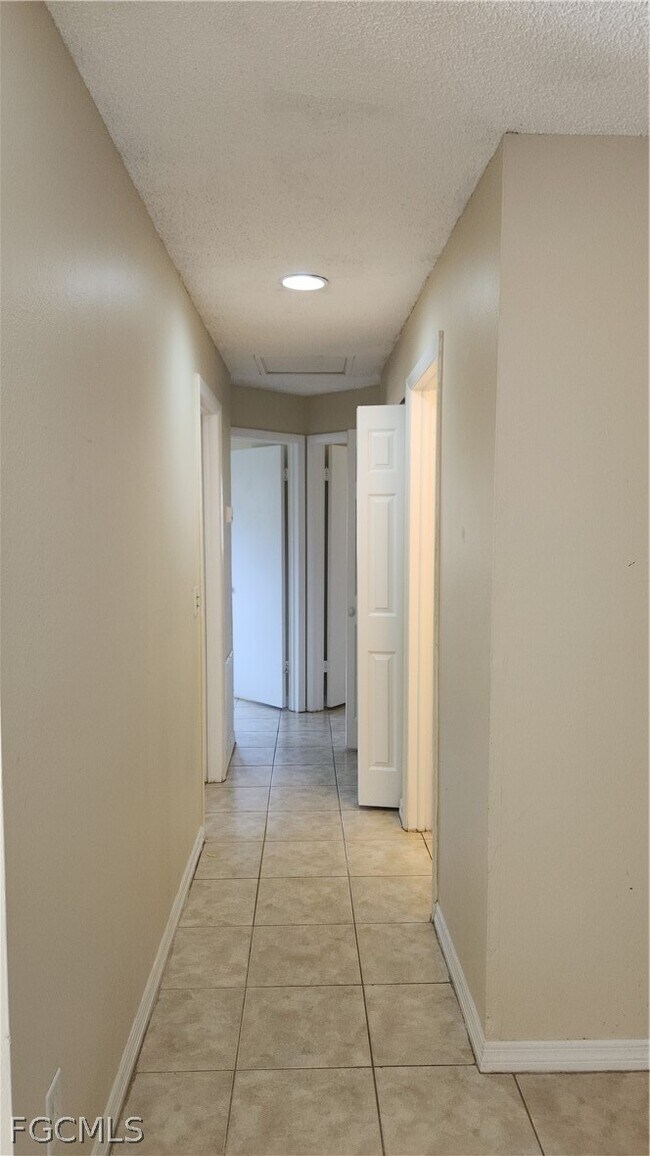 Building Photo - 6182 Principia Dr