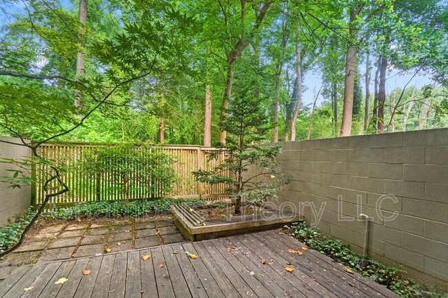 Building Photo - 11593 Maple Ridge Rd