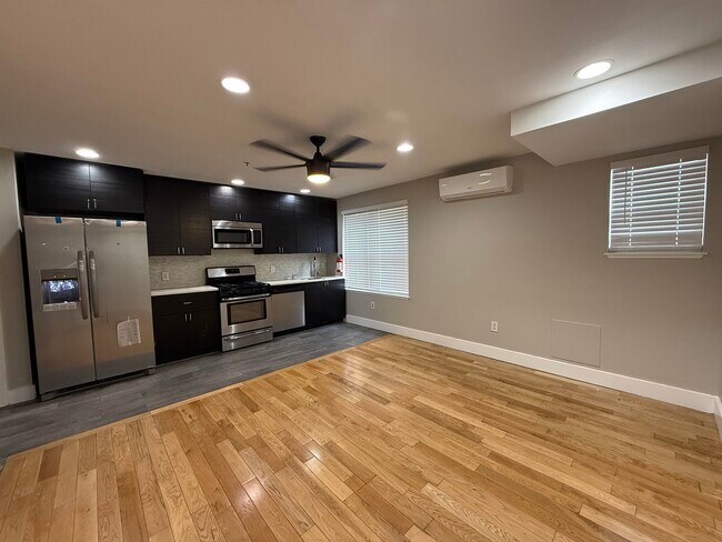 Building Photo - 73-75-75 Ferry St