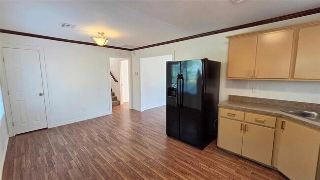 Building Photo - 605 NW 50th St